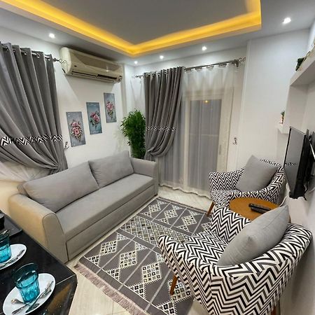 شقة في قلب القاهرة الجديدة تطل على شارع التسعين الشمالي Exterior photo