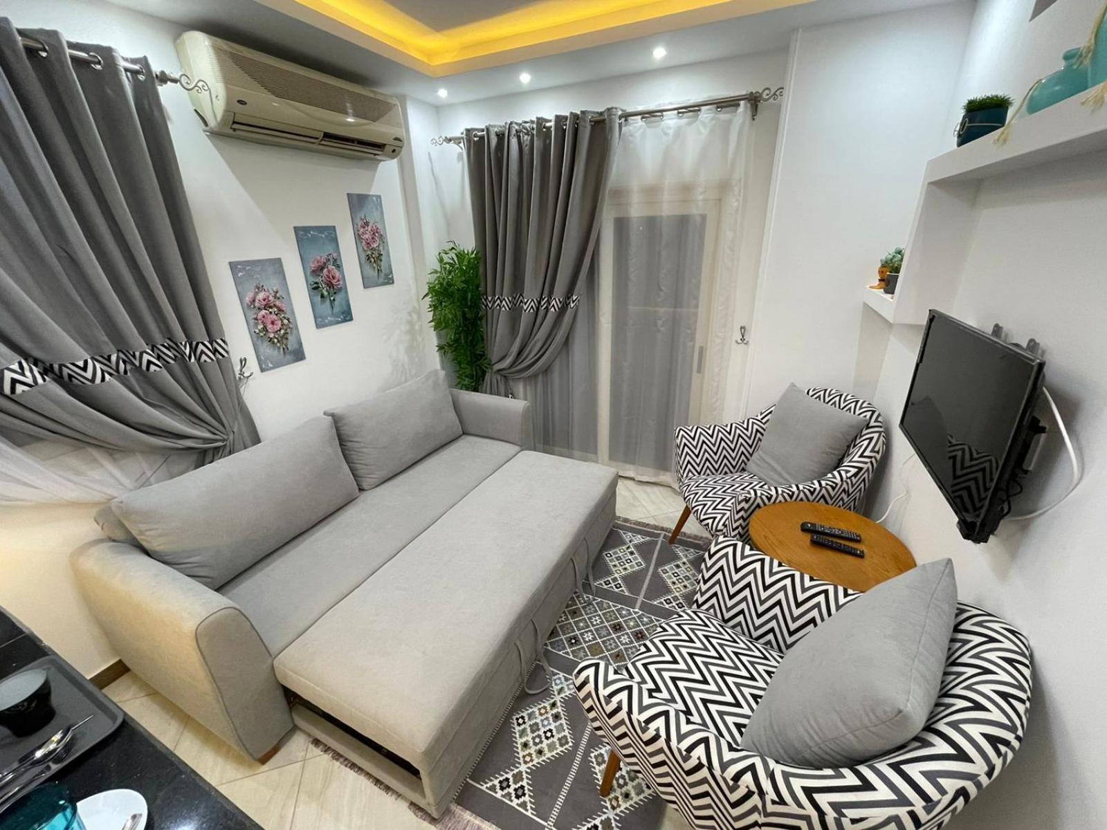 شقة في قلب القاهرة الجديدة تطل على شارع التسعين الشمالي Exterior photo