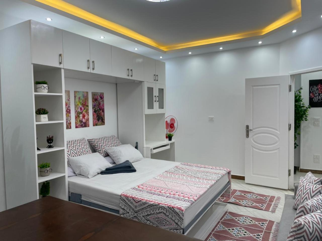 شقة في قلب القاهرة الجديدة تطل على شارع التسعين الشمالي Exterior photo