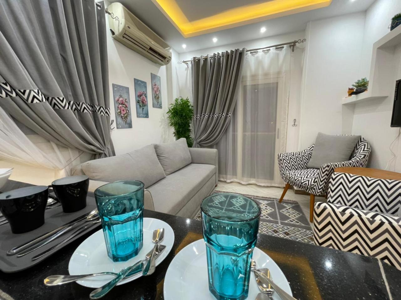 شقة في قلب القاهرة الجديدة تطل على شارع التسعين الشمالي Exterior photo